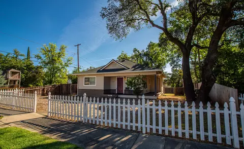 1115 Walnut Ave, Redding, CA 96001 photo 2