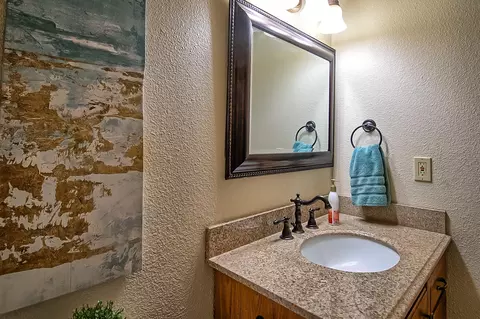 3055 Northwoods Way, Redding, CA 96002 photo 11