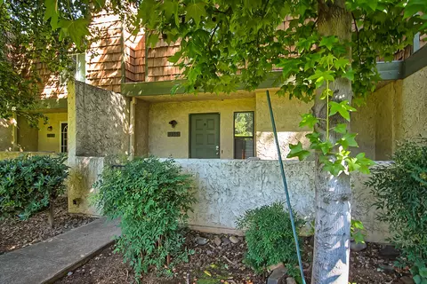 3055 Northwoods Way, Redding, CA 96002 photo 3