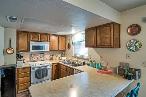 3055 Northwoods Way, Redding, CA 96002 photo 13