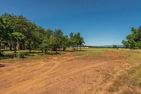6716 Meadowlark Ln, Anderson, CA 96007 photo 1