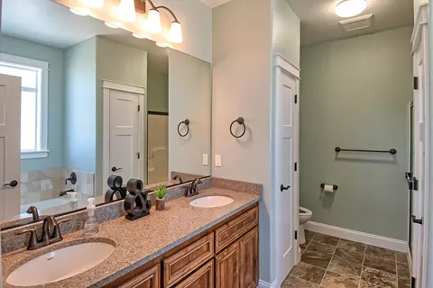 20340 Gibson Ct, Redding, CA 96002 photo 17