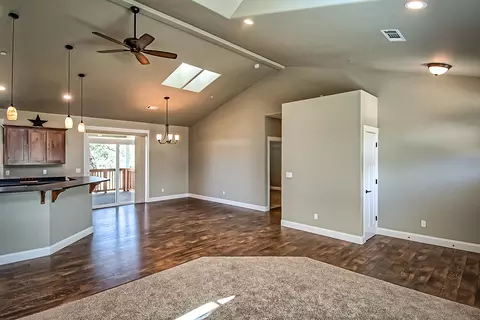 20340 Gibson Ct, Redding, CA 96002 photo 12