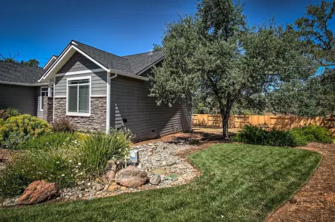 20340 Gibson Ct, Redding, CA 96002 photo 3