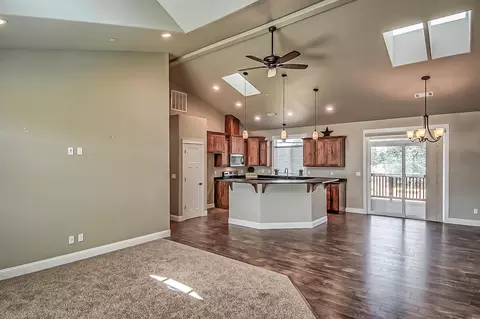 20340 Gibson Ct, Redding, CA 96002 photo 6