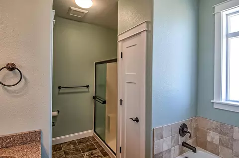 20340 Gibson Ct, Redding, CA 96002 photo 18
