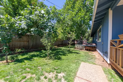3809 Traverse St, Redding, CA 96002 photo 25