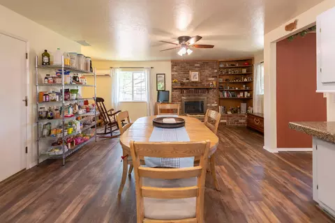 3809 Traverse St, Redding, CA 96002 photo 9