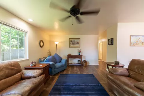 3809 Traverse St, Redding, CA 96002 photo 4