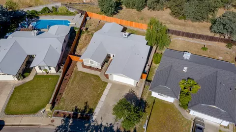 1040 Camelot Ct, Redding, CA 96003 photo 34