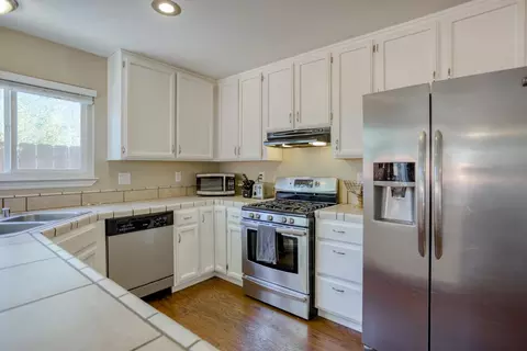 1040 Camelot Ct, Redding, CA 96003 photo 11
