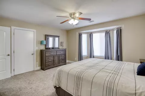 1040 Camelot Ct, Redding, CA 96003 photo 23