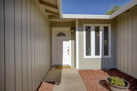 1040 Camelot Ct, Redding, CA 96003 photo 27