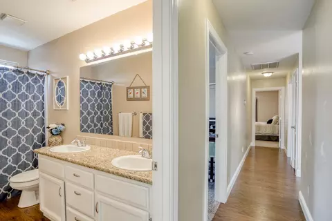 1040 Camelot Ct, Redding, CA 96003 photo 17