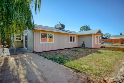 1040 Camelot Ct, Redding, CA 96003 photo 31