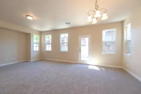 2392 La Villa Way, Redding, CA 96003 photo 4