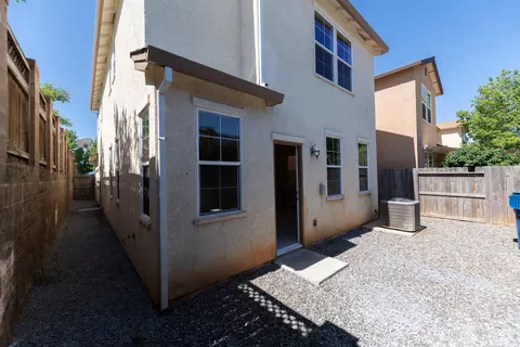 2392 La Villa Way, Redding, CA 96003 photo 24