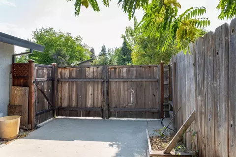 2558 Keylod, Redding, CA 96002 photo 24