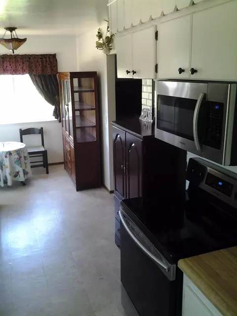 1909 Grandview Ave, Redding, CA 96001 photo 8