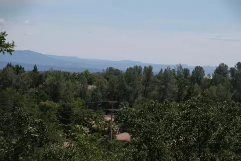 722 Mallard St, Redding, CA 96003 photo 4