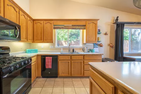 3345 Bridger Dr, Redding, CA 96002 photo 17