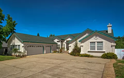 3671 Fairoaks Ct, Redding, CA 96001 photo 2