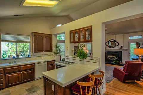 3671 Fairoaks Ct, Redding, CA 96001 photo 18