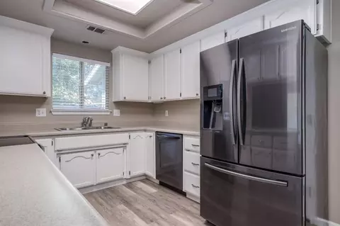8836 Faye Ln, Redding, CA 96002 photo 6