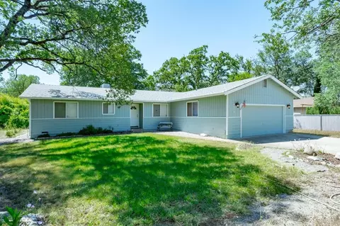 8836 Faye Ln, Redding, CA 96002 photo 1