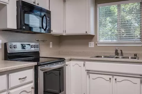 8836 Faye Ln, Redding, CA 96002 photo 7