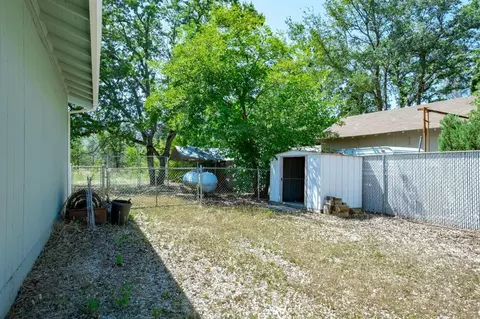 8836 Faye Ln, Redding, CA 96002 photo 20