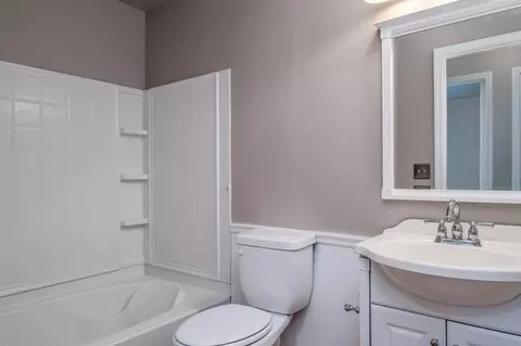 8836 Faye Ln, Redding, CA 96002 photo 13