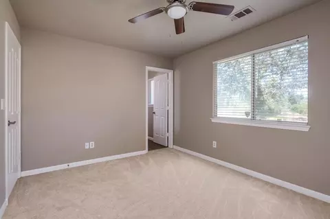 8836 Faye Ln, Redding, CA 96002 photo 11
