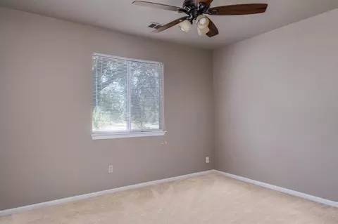 8836 Faye Ln, Redding, CA 96002 photo 9