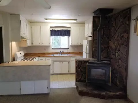 17843 Irish Rd, Redding, CA 96003 photo 5