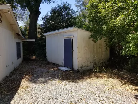 17843 Irish Rd, Redding, CA 96003 photo 2