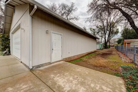 6537 Lucerne Ct, Redding, CA 96001 photo 7