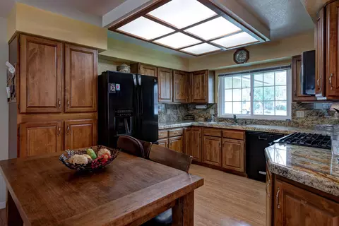 6537 Lucerne Ct, Redding, CA 96001 photo 15