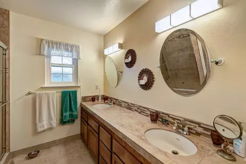 6537 Lucerne Ct, Redding, CA 96001 photo 9