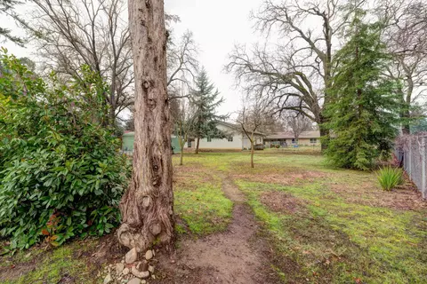 6537 Lucerne Ct, Redding, CA 96001 photo 4