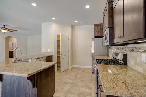 1464 Lear Way, Redding, CA 96001 photo 10