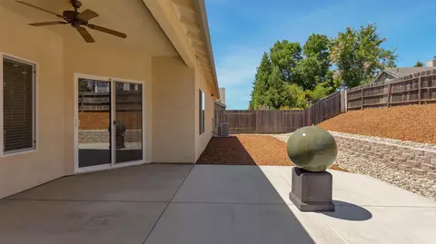 1464 Lear Way, Redding, CA 96001 photo 25