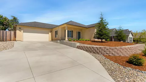 1464 Lear Way, Redding, CA 96001 photo 2