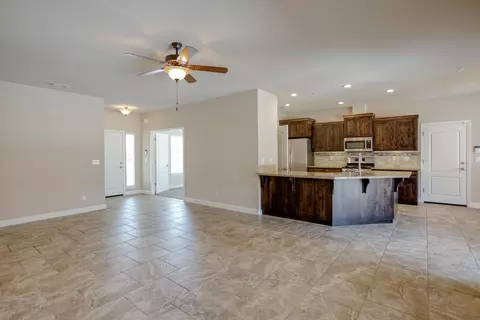 1464 Lear Way, Redding, CA 96001 photo 4