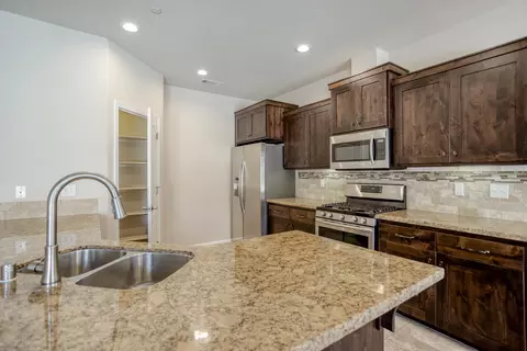 1464 Lear Way, Redding, CA 96001 photo 9