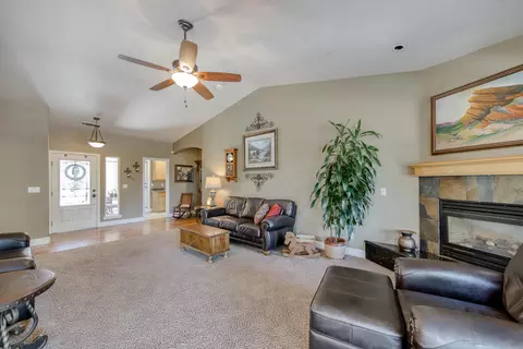 9635 Old Oregon Trl, Redding, CA 96003 photo 5