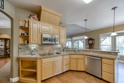 9635 Old Oregon Trl, Redding, CA 96003 photo 12