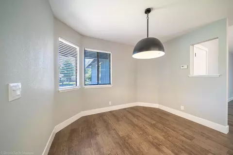 3323 Flintwood Way, Redding, CA 96002 photo 9