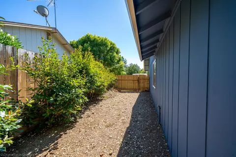 3323 Flintwood Way, Redding, CA 96002 photo 29