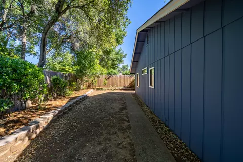 3323 Flintwood Way, Redding, CA 96002 photo 27